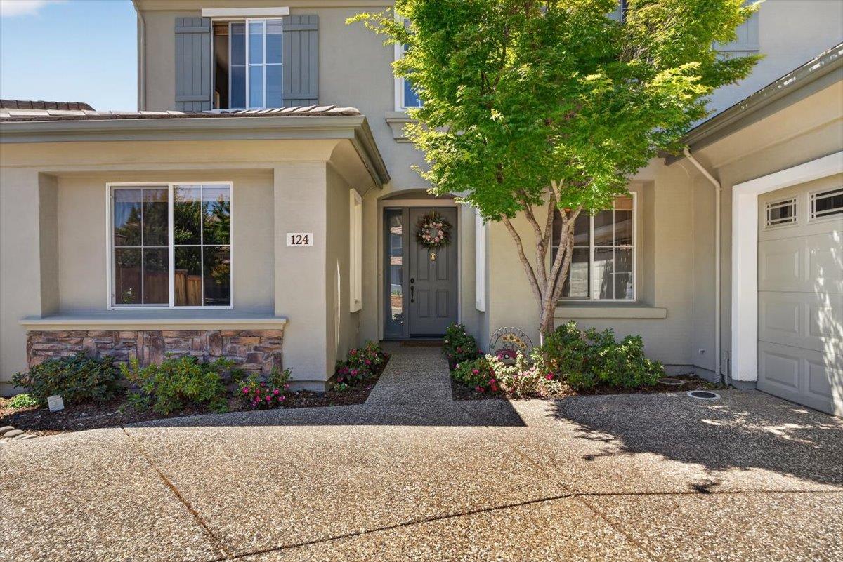 124 Blue Bonnet Court