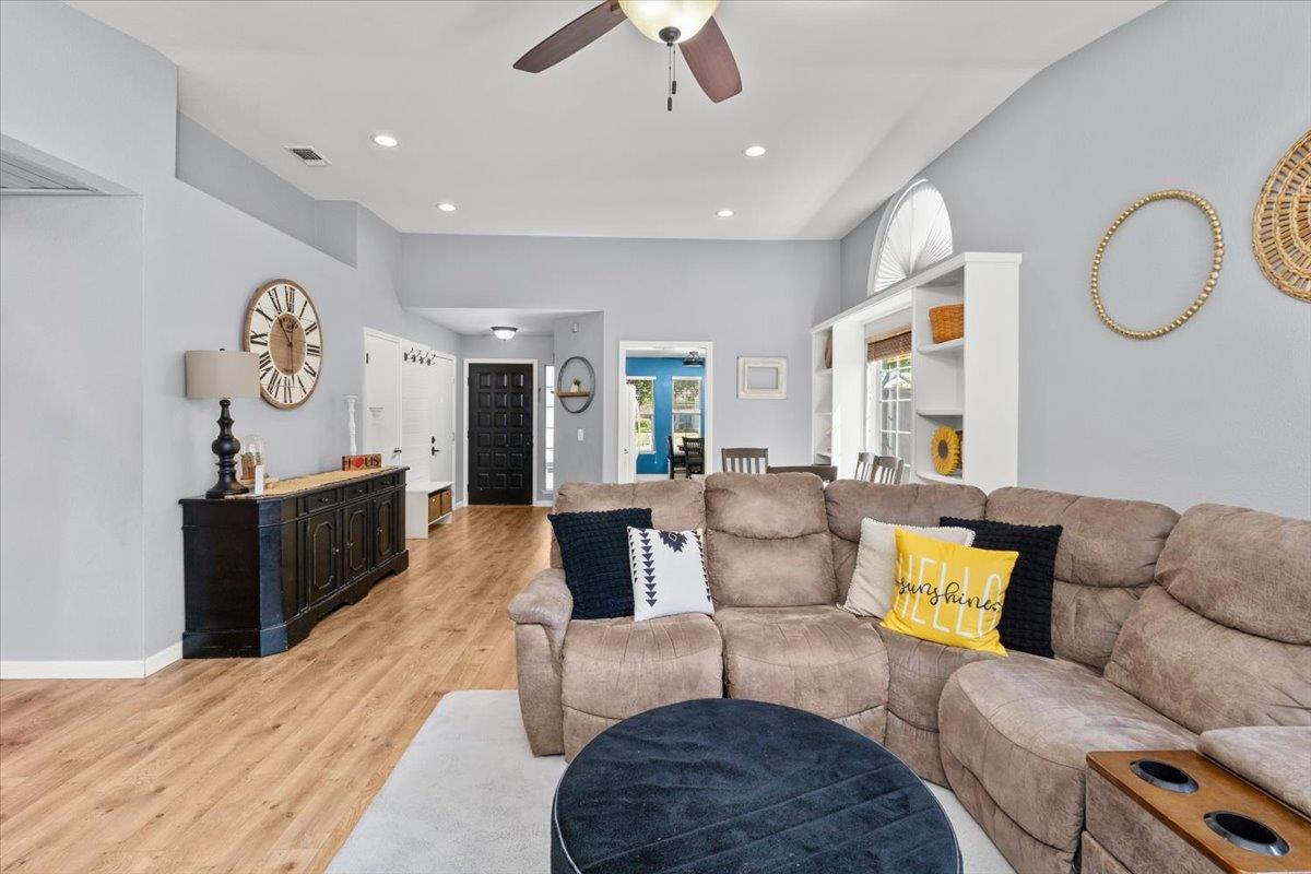 1204 Schooner Drive