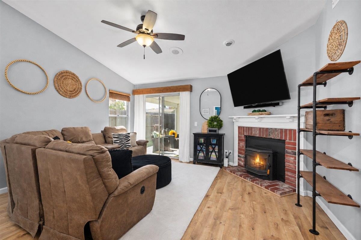 1204 Schooner Drive