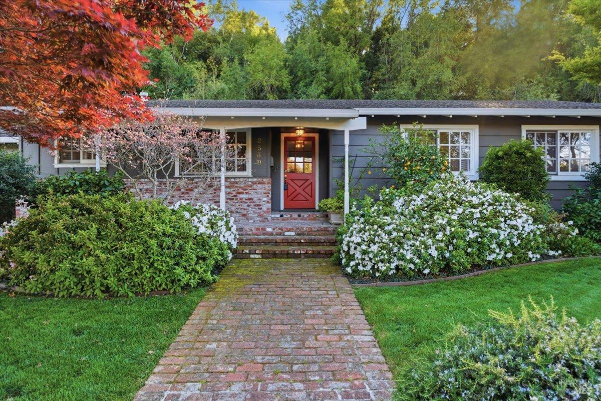 2539 Rollingwood Drive