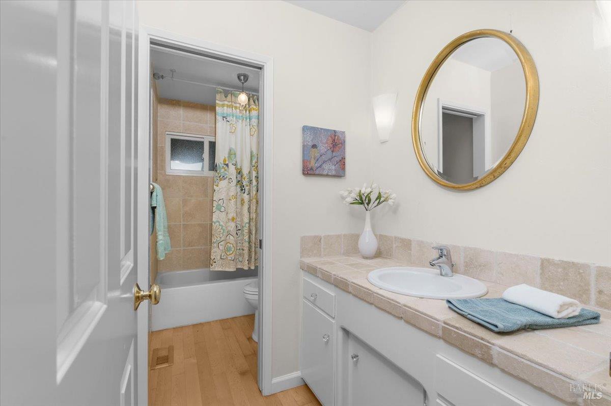 2539 Rollingwood Drive