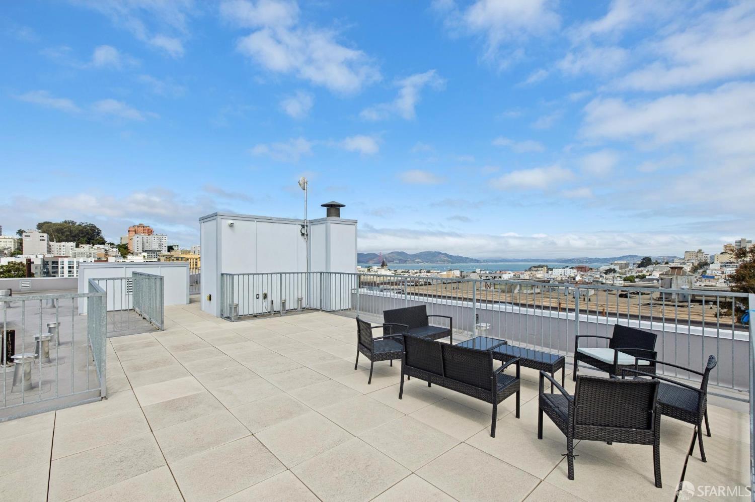 1624 Larkin Street # 7