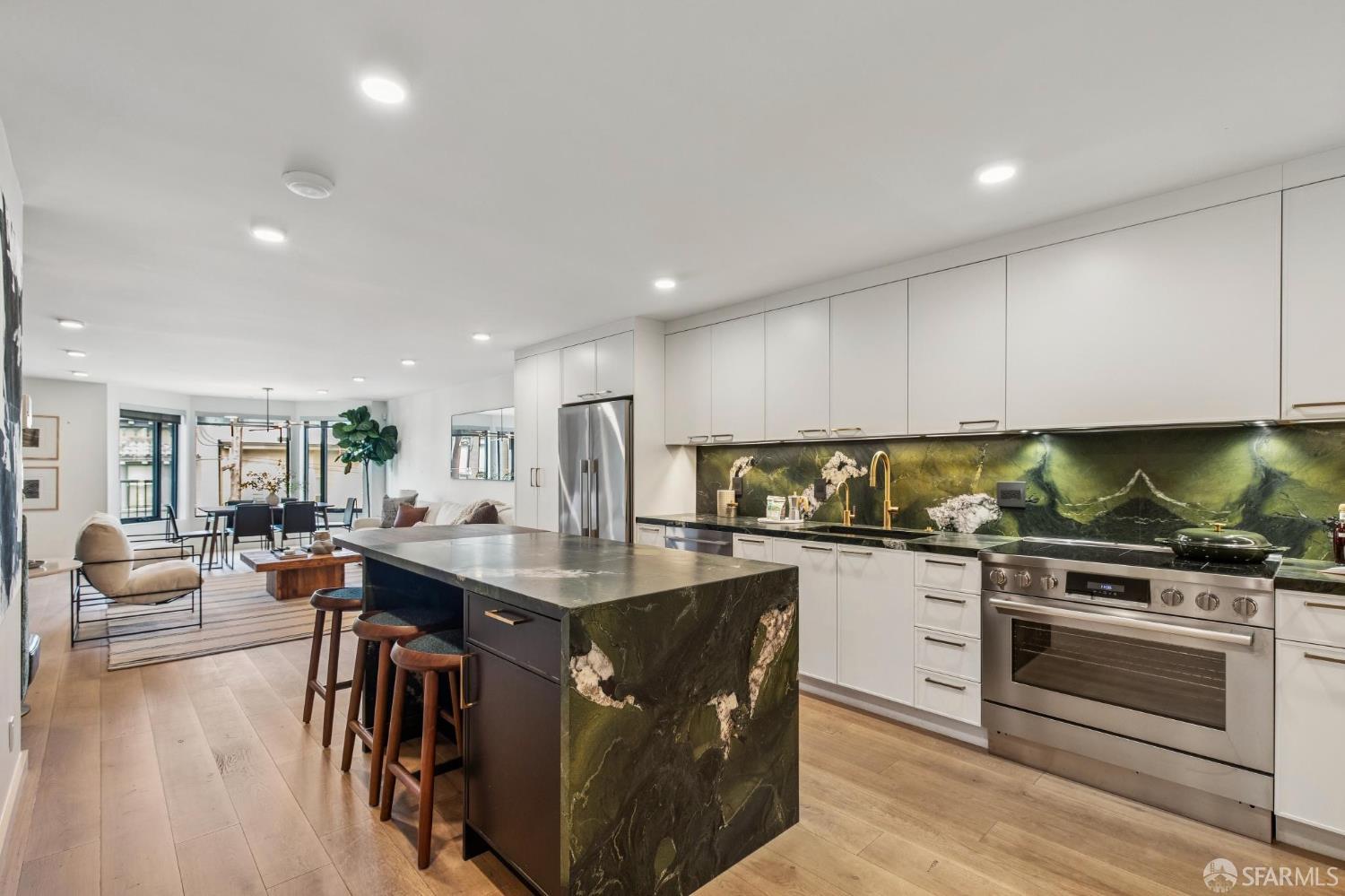 1624 Larkin Street # 7