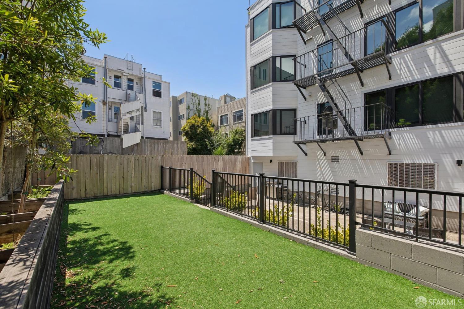1624 Larkin Street # 7