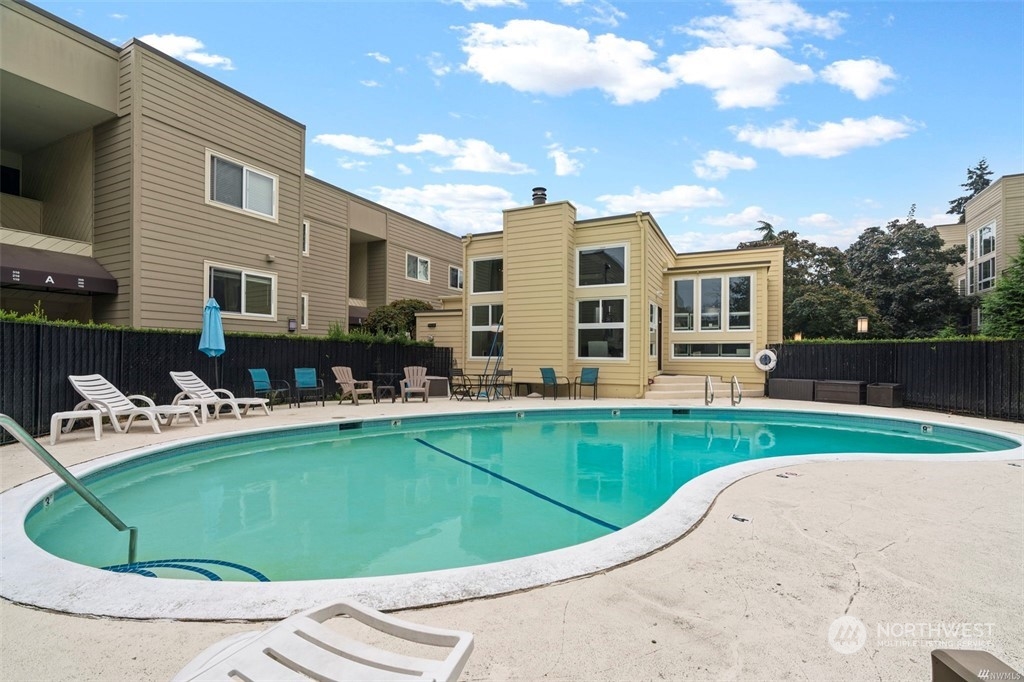 5824 NE 75th Street Unit: D201