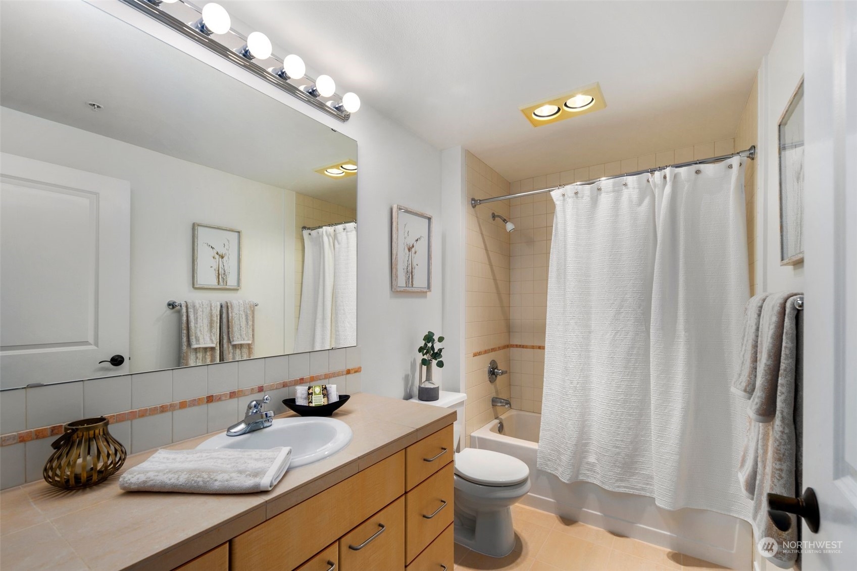 5001 California Avenue SW Unit: 611