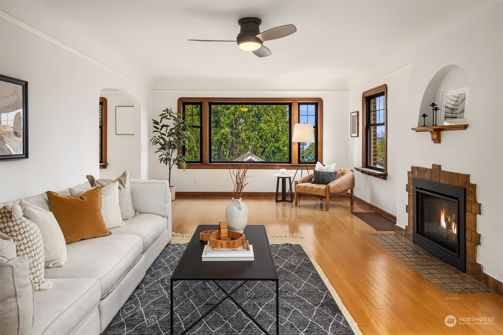 3912 Meridian Avenue N