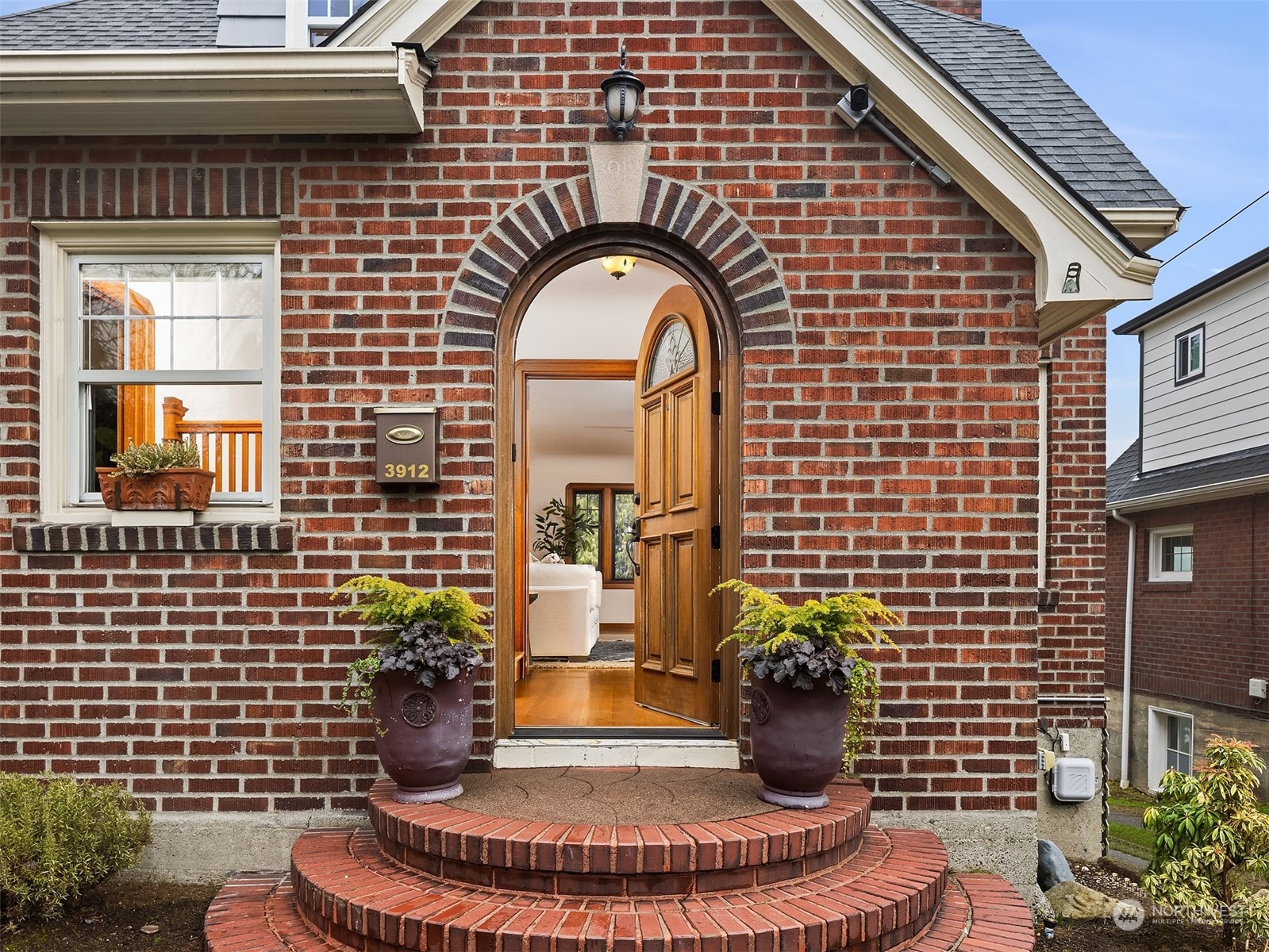 3912 Meridian Avenue N