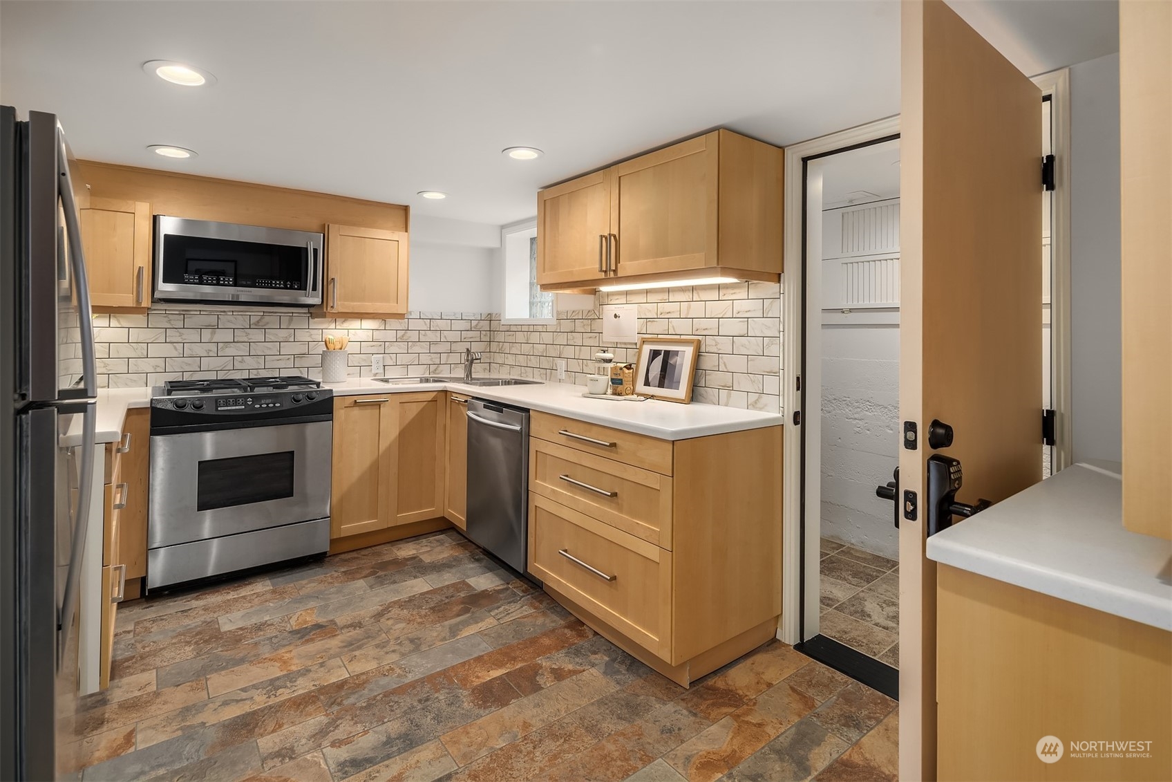 3912 Meridian Avenue N