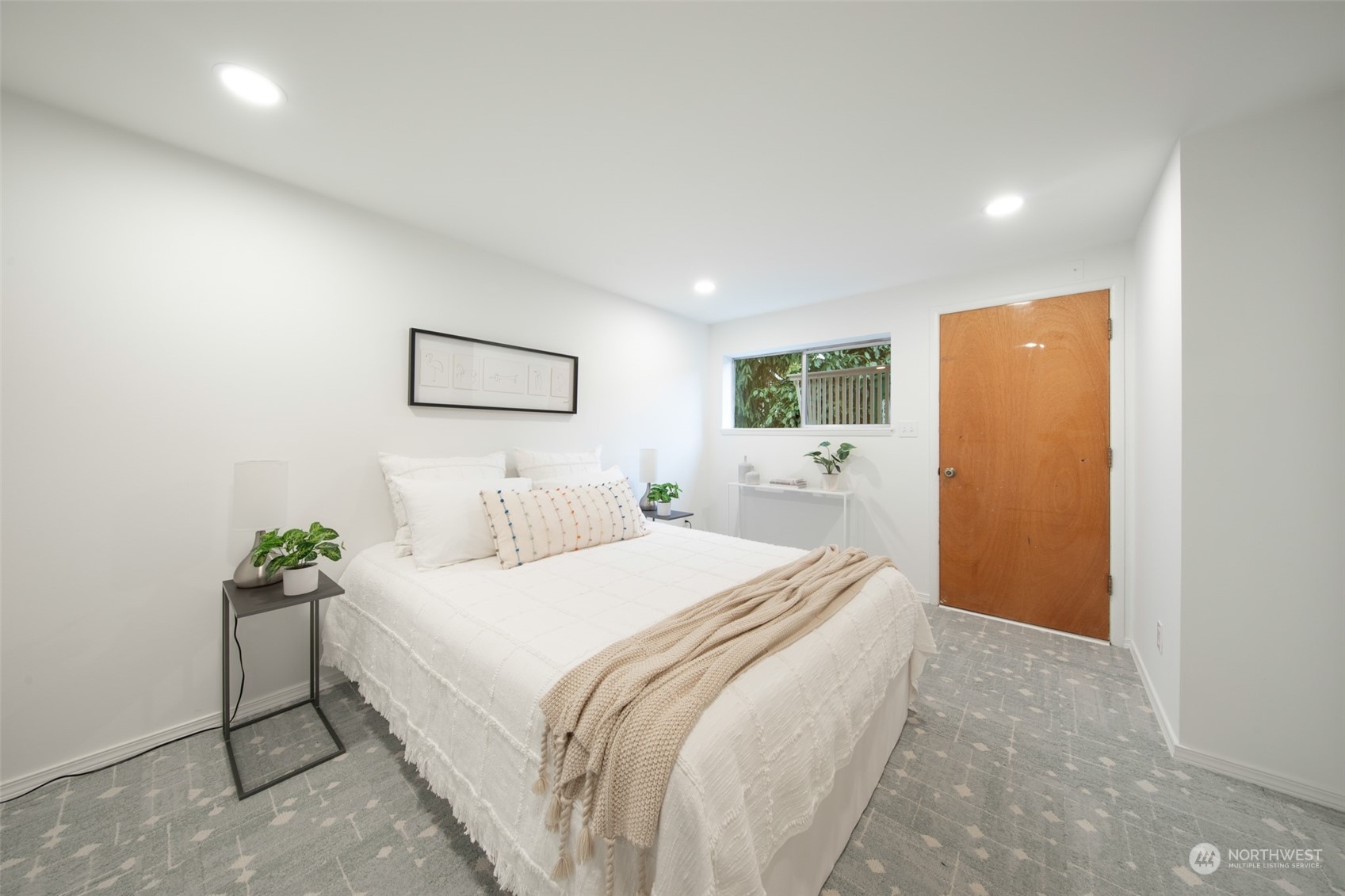 10033 12th Avenue NW