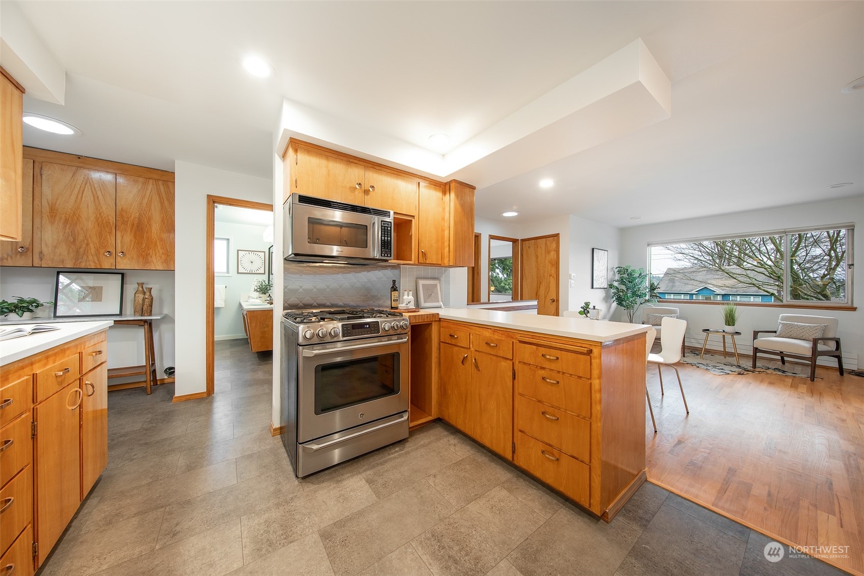 10033 12th Avenue NW