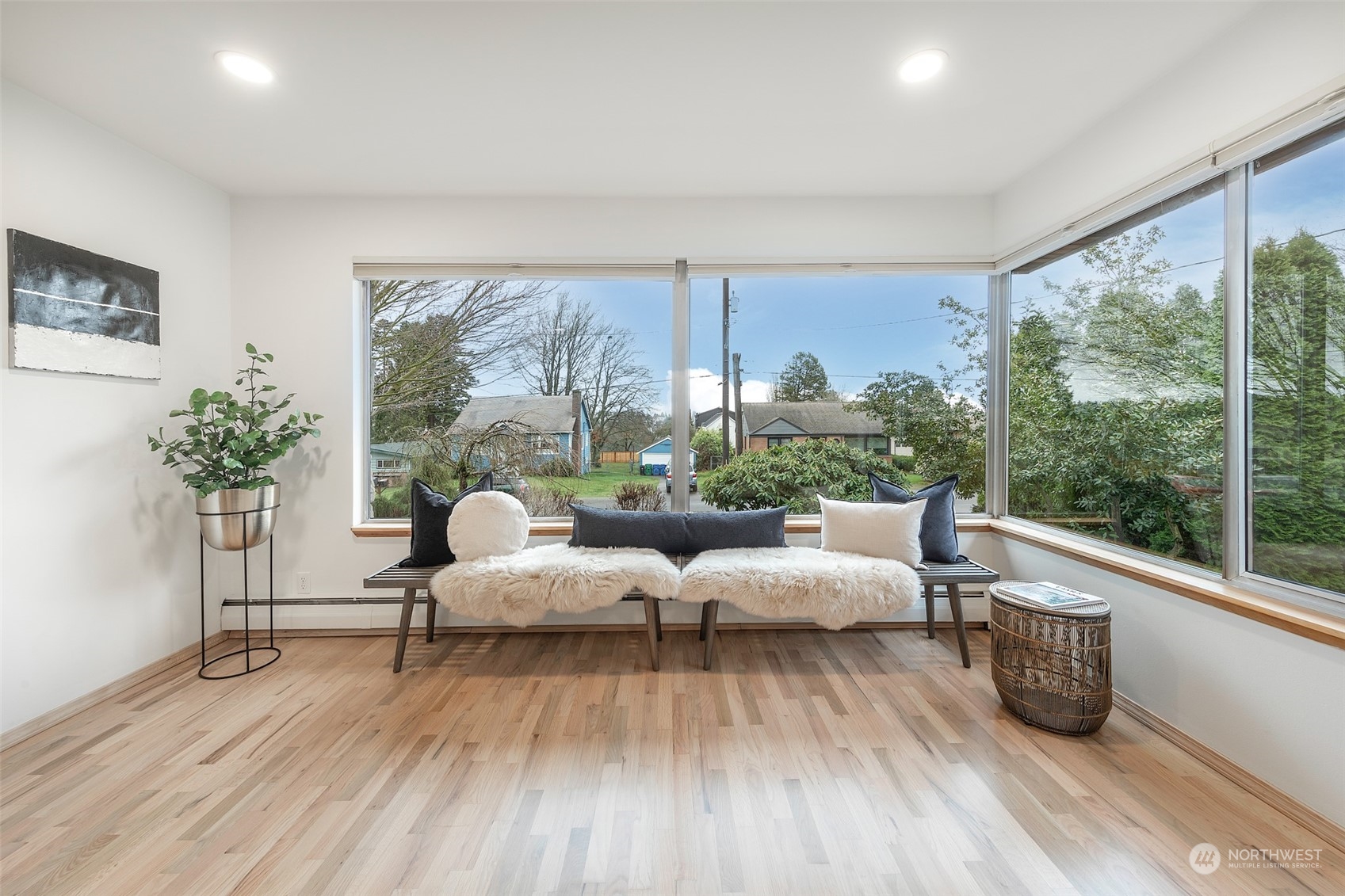 10033 12th Avenue NW