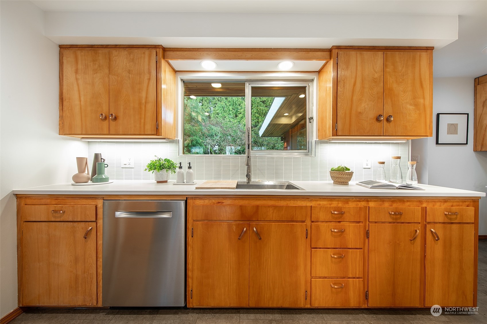 10033 12th Avenue NW