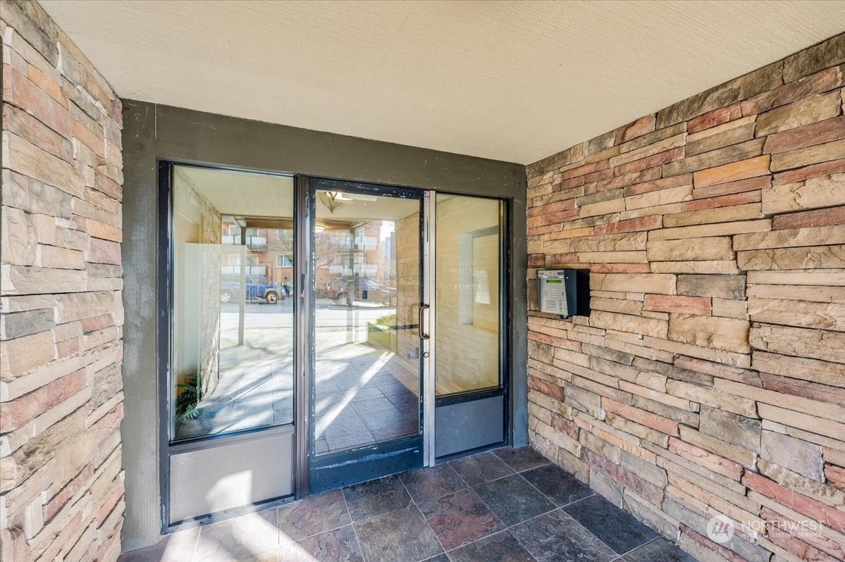 840 NE 125th Street Unit: 403