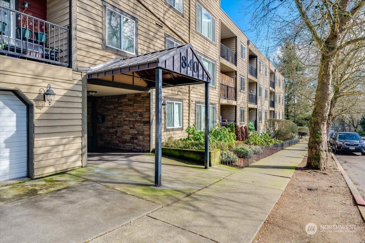 840 NE 125th Street Unit: 403