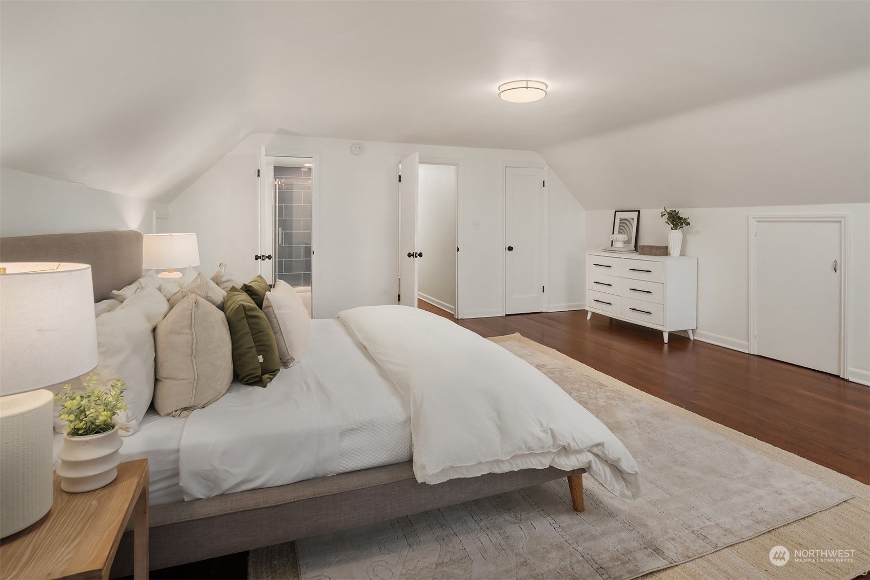 10019 32nd Avenue NE