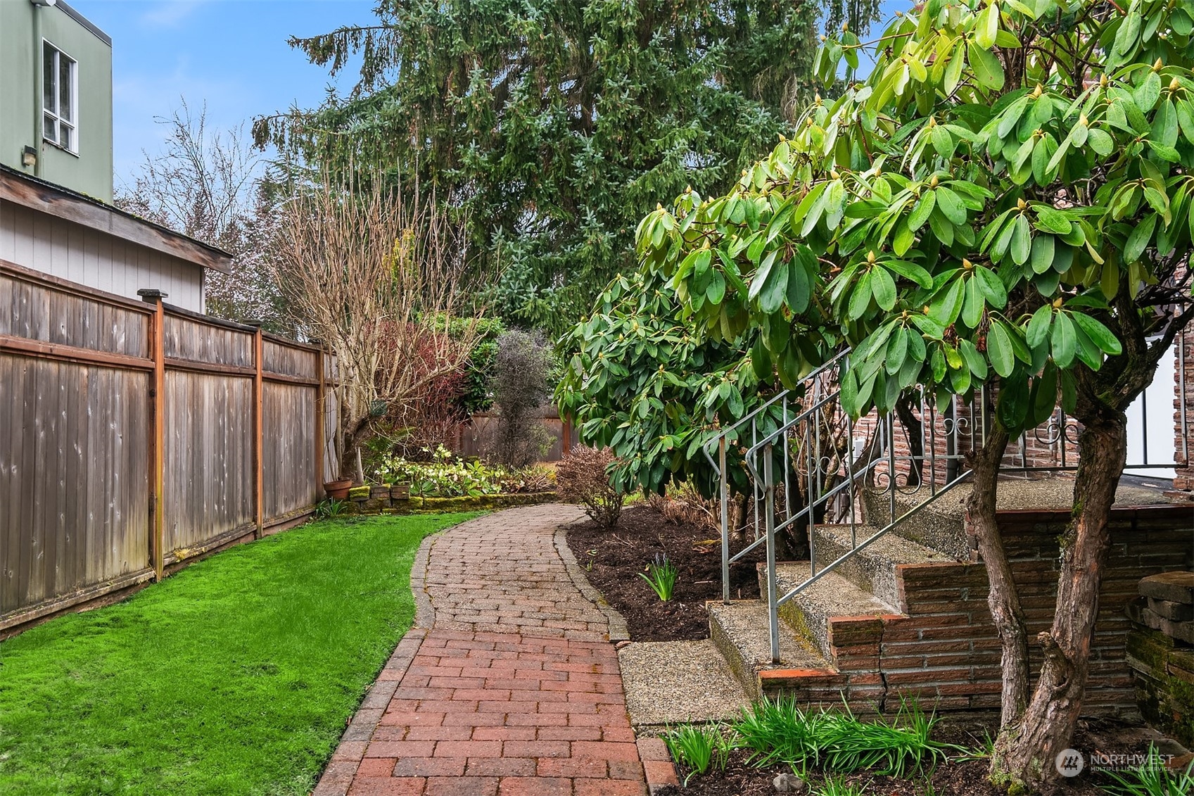 10019 32nd Avenue NE