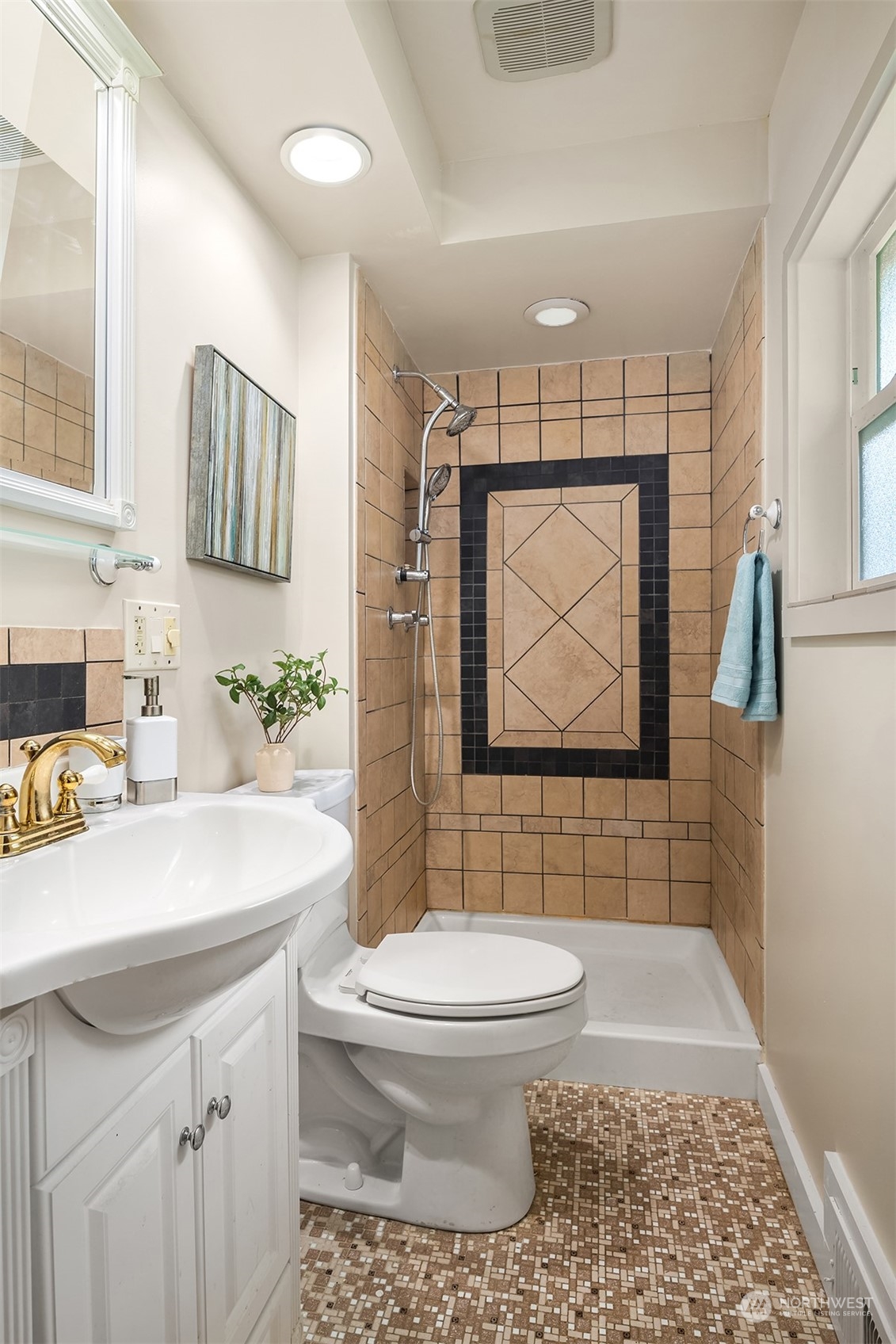 18741 60th Avenue NE