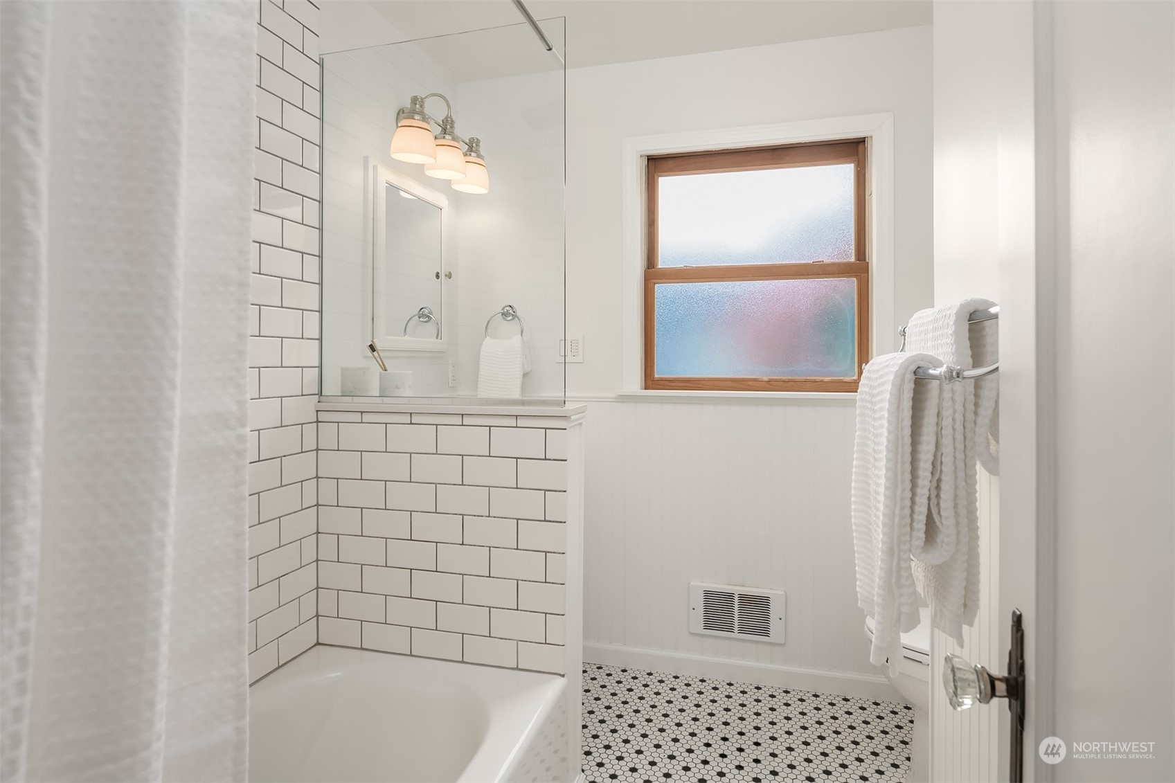 9507 Dayton Avenue N