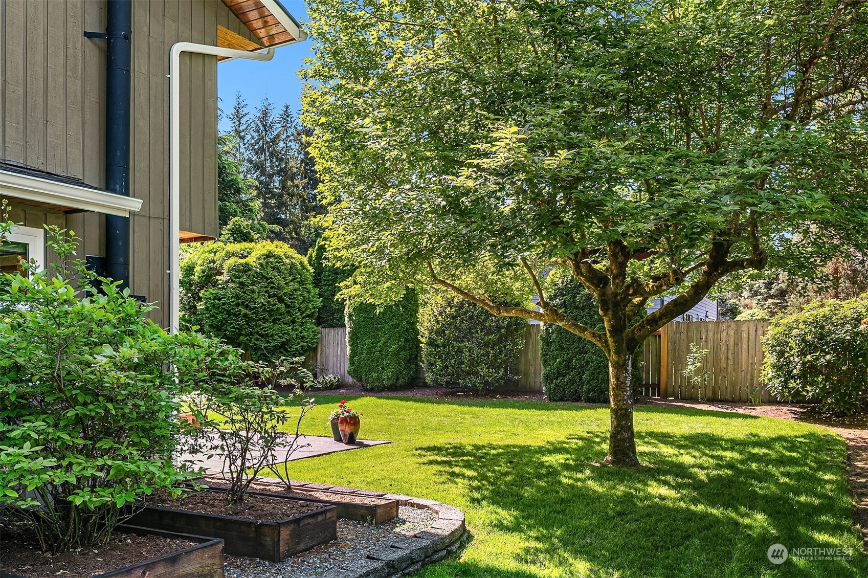 4033 NE 205th Street