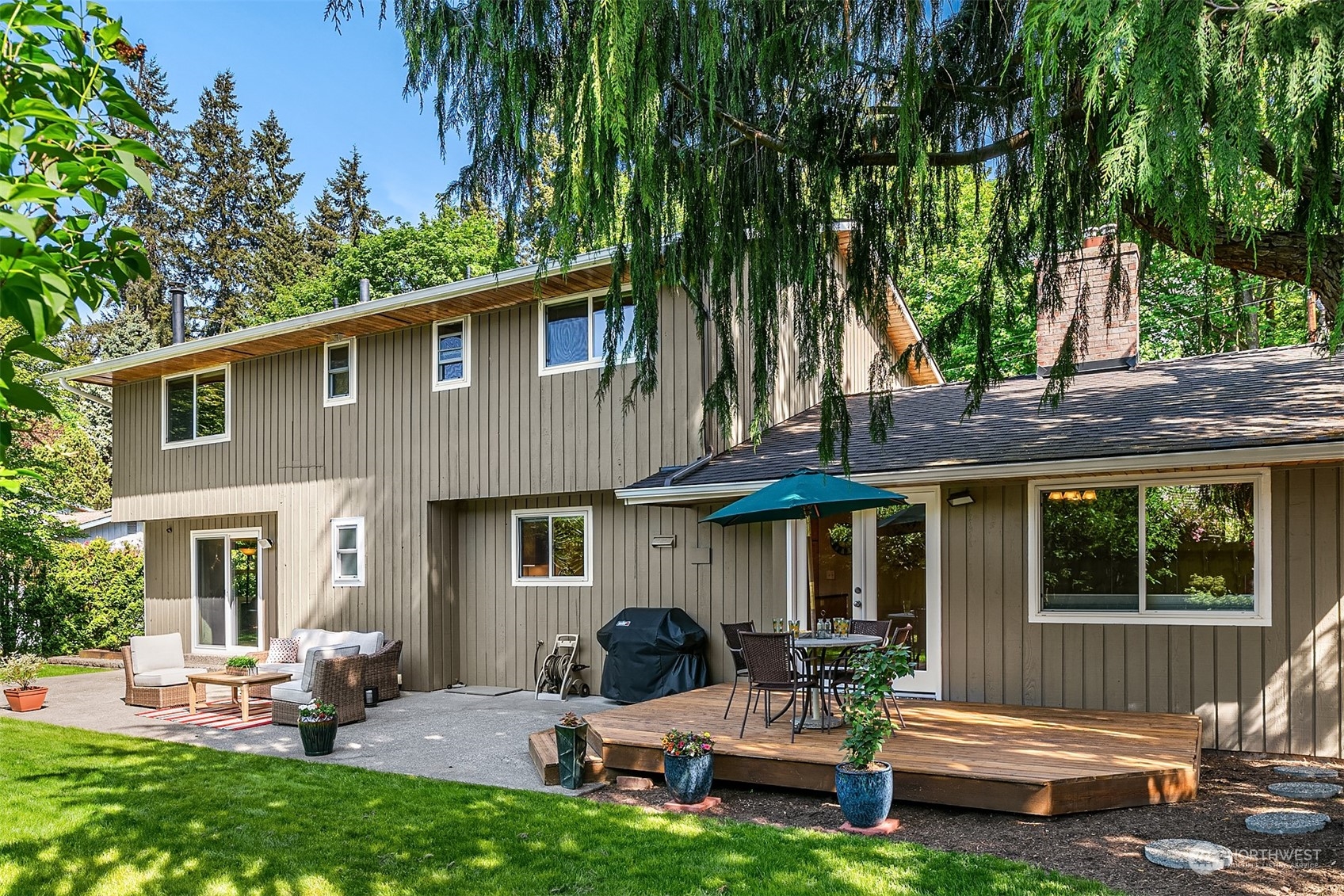 4033 NE 205th Street