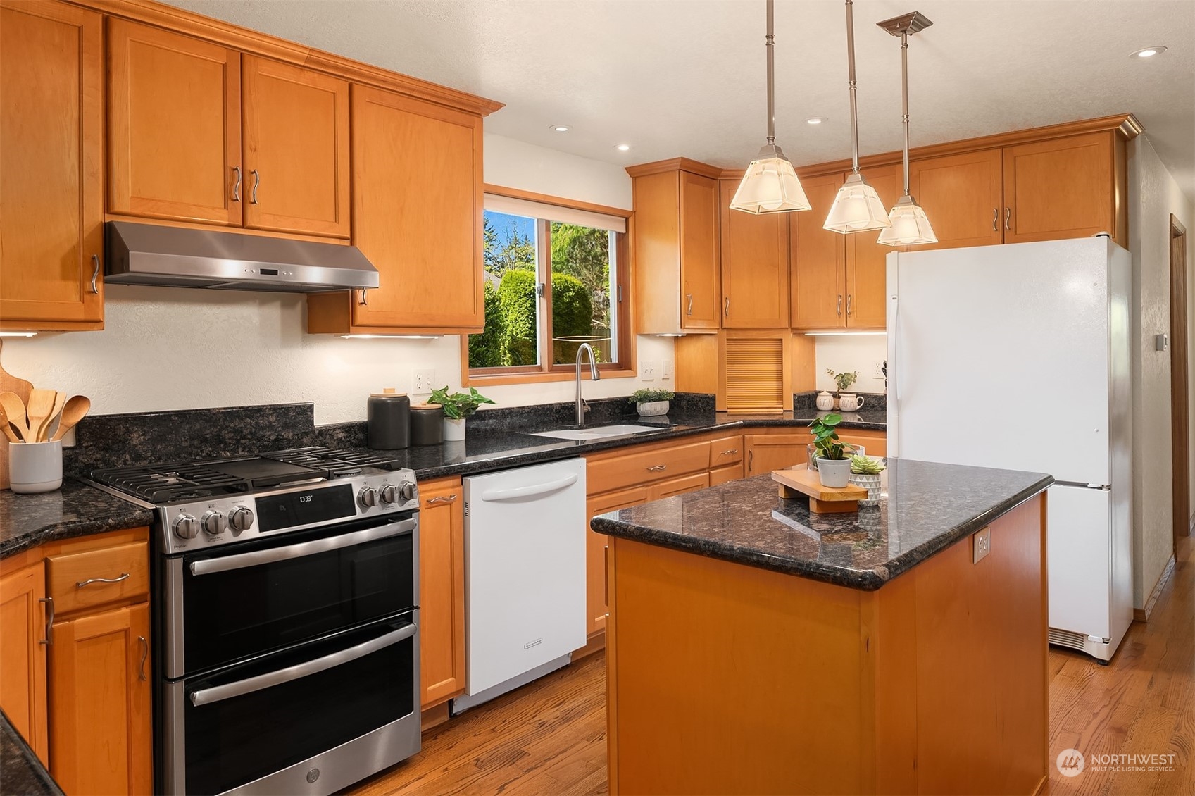 4033 NE 205th Street