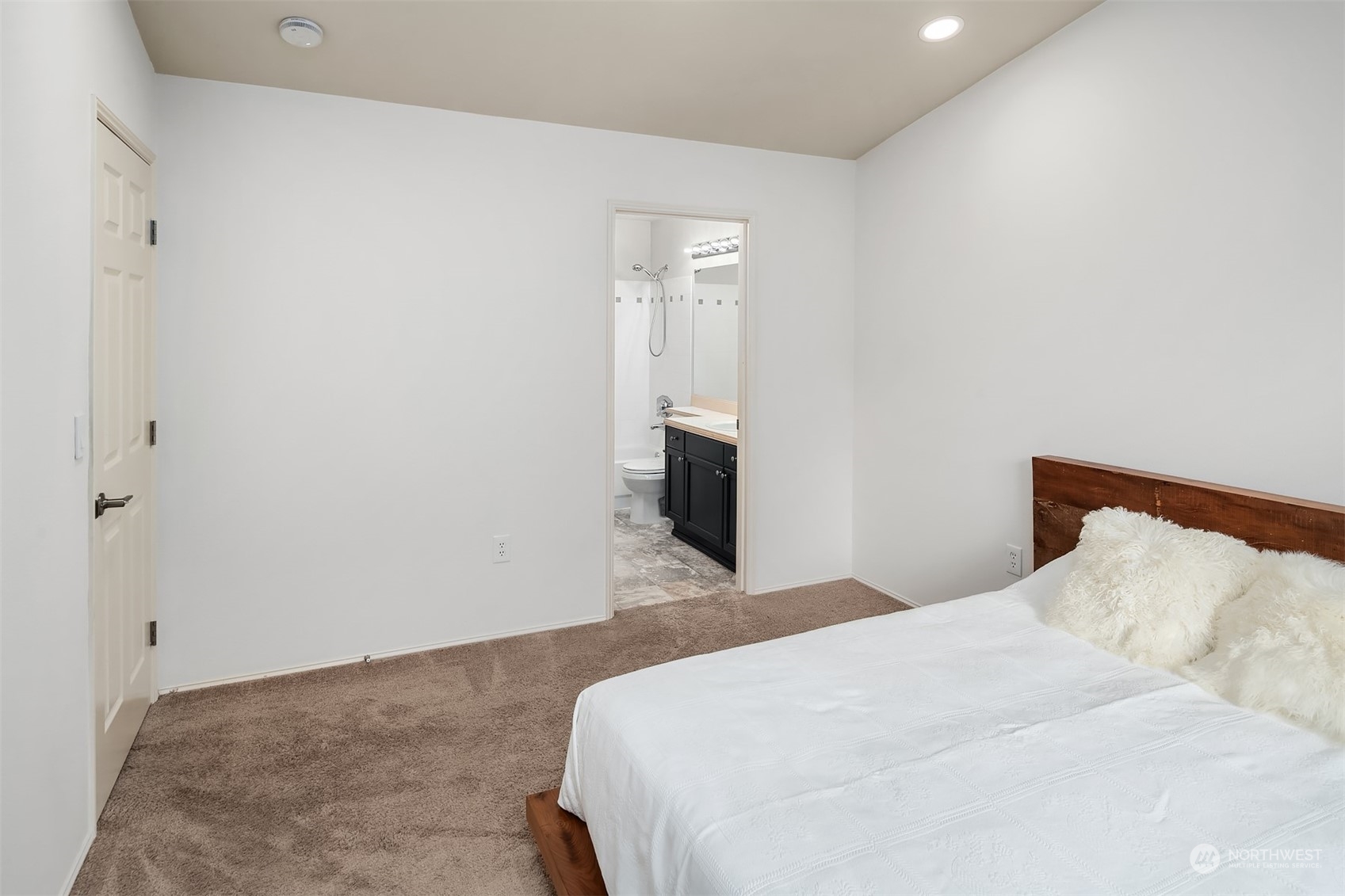 25235 SE Klahanie Blvd Unit: A305