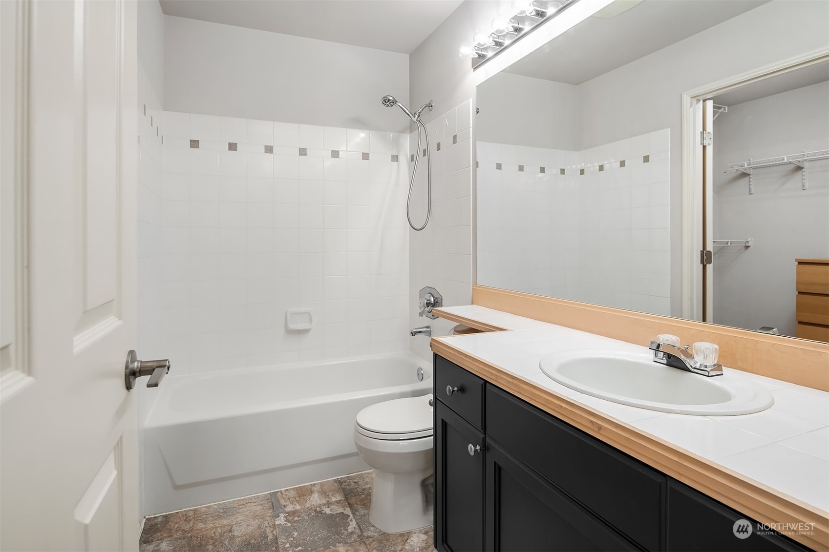 25235 SE Klahanie Blvd Unit: A305