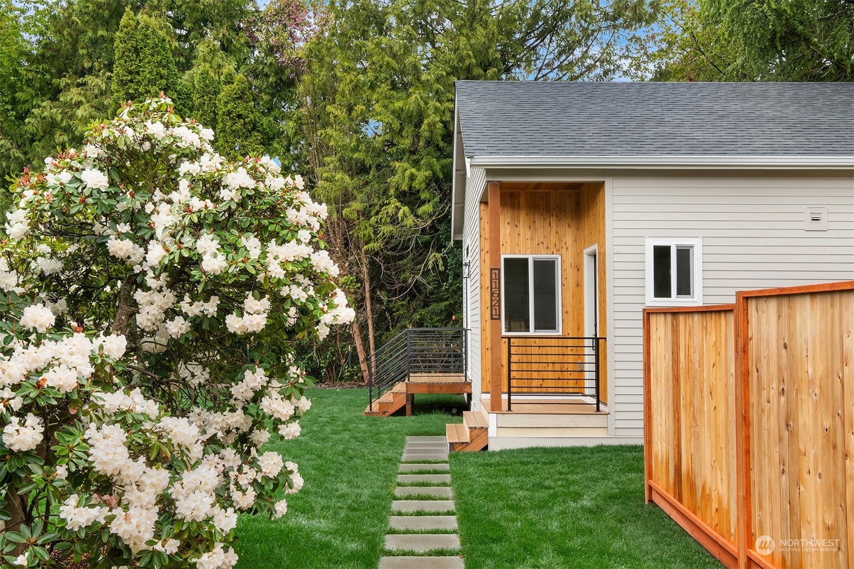 11621 Meridian Avenue N