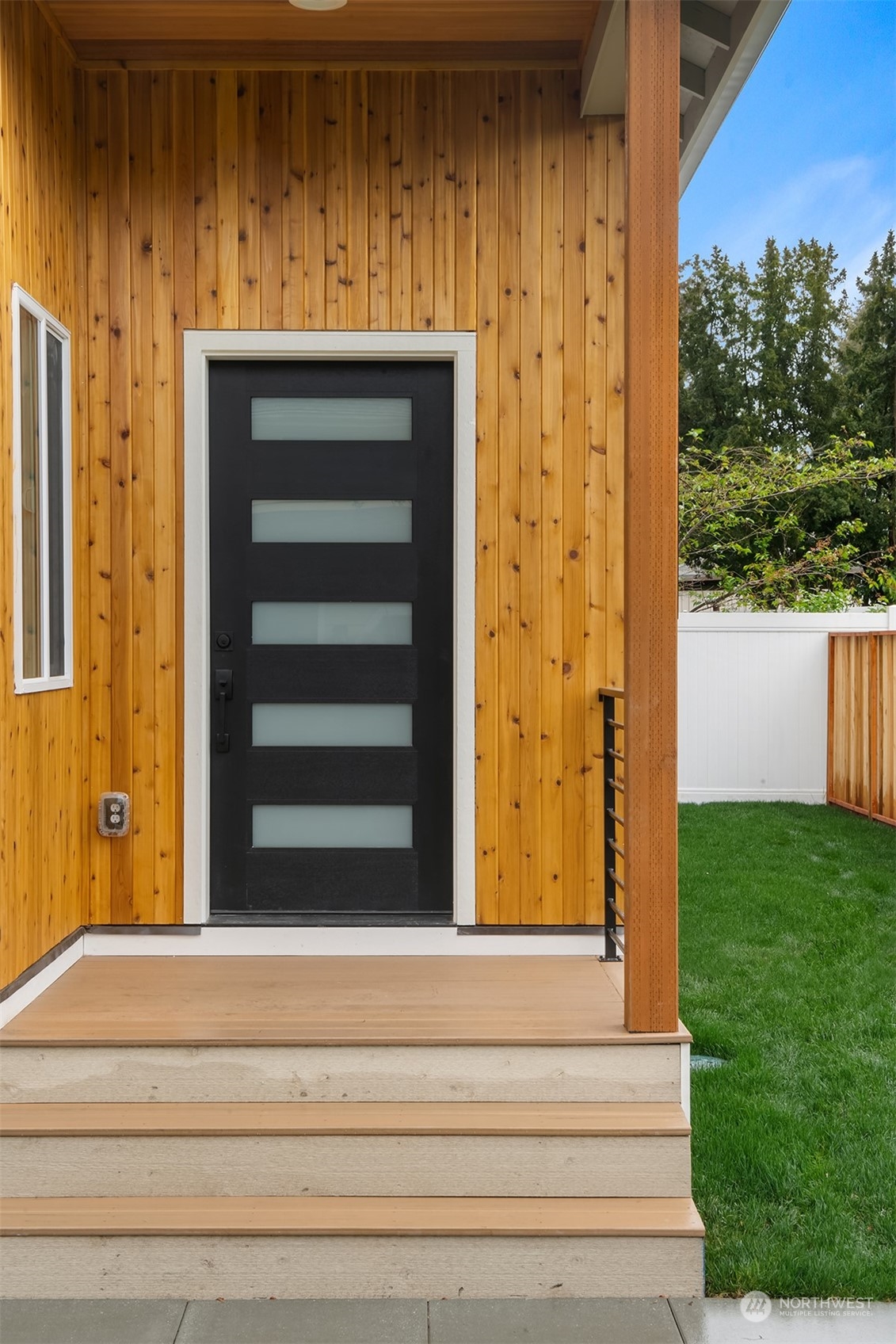 11621 Meridian Avenue N