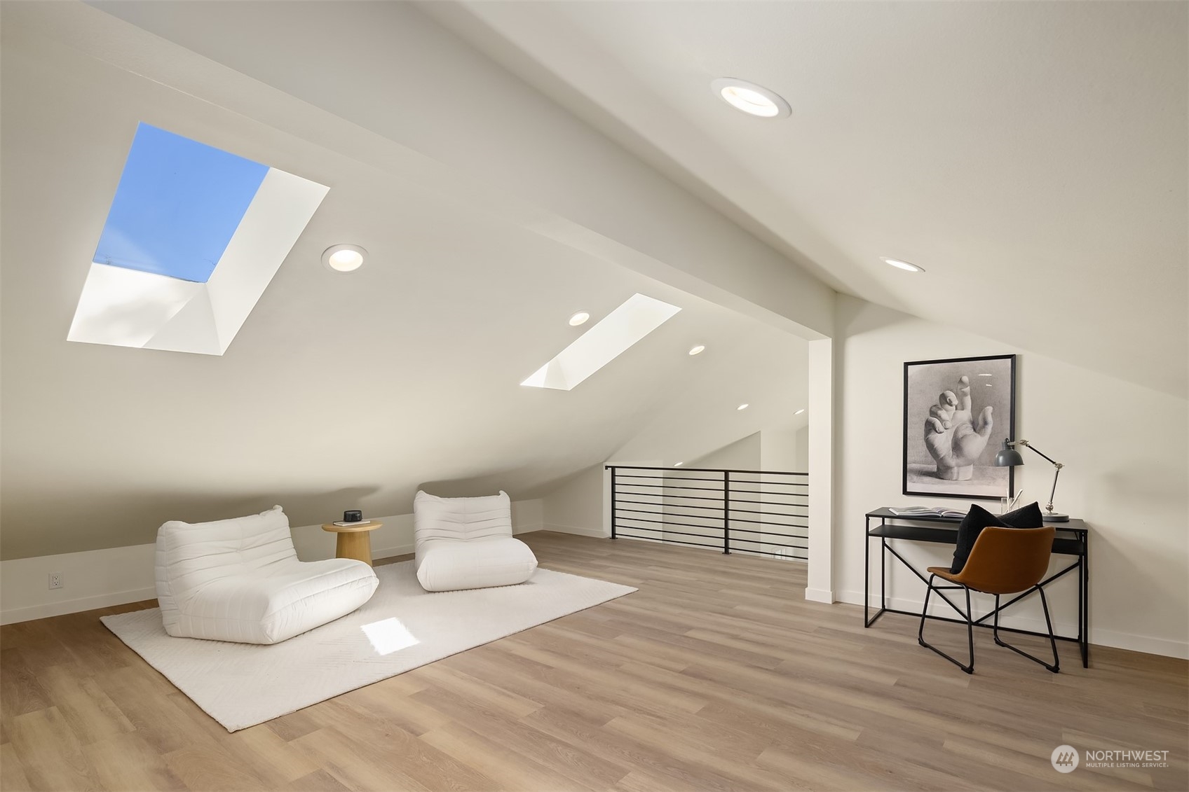 11621 Meridian Avenue N