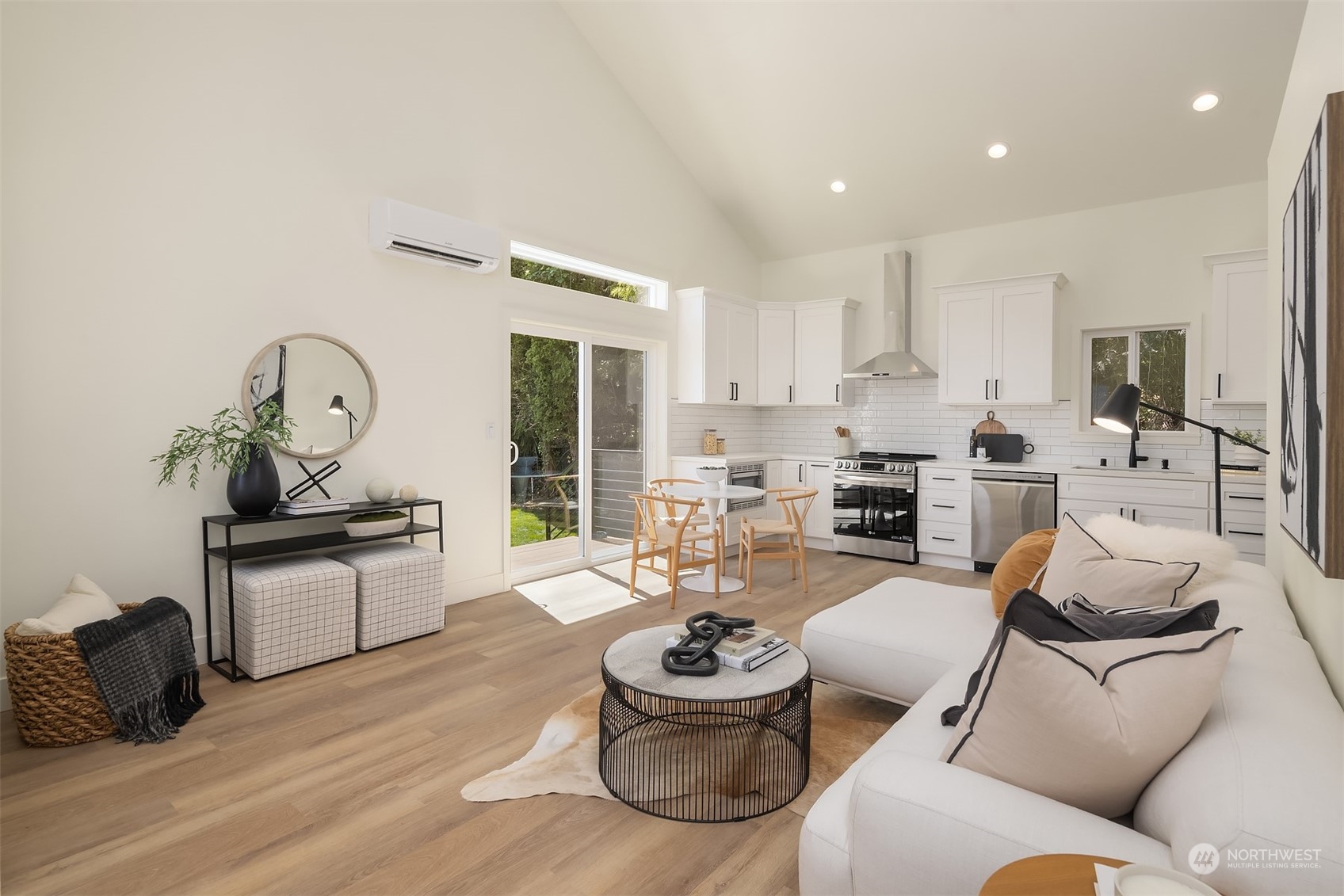 11621 Meridian Avenue N