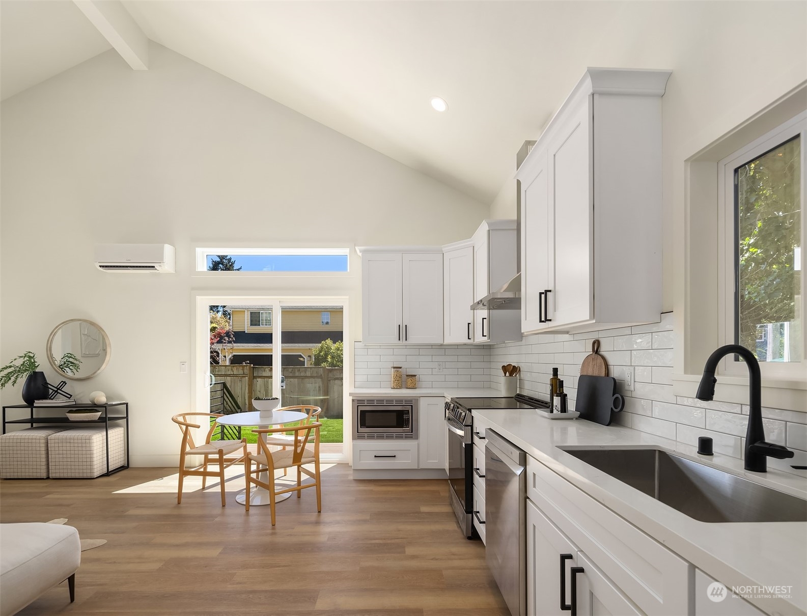 11621 Meridian Avenue N