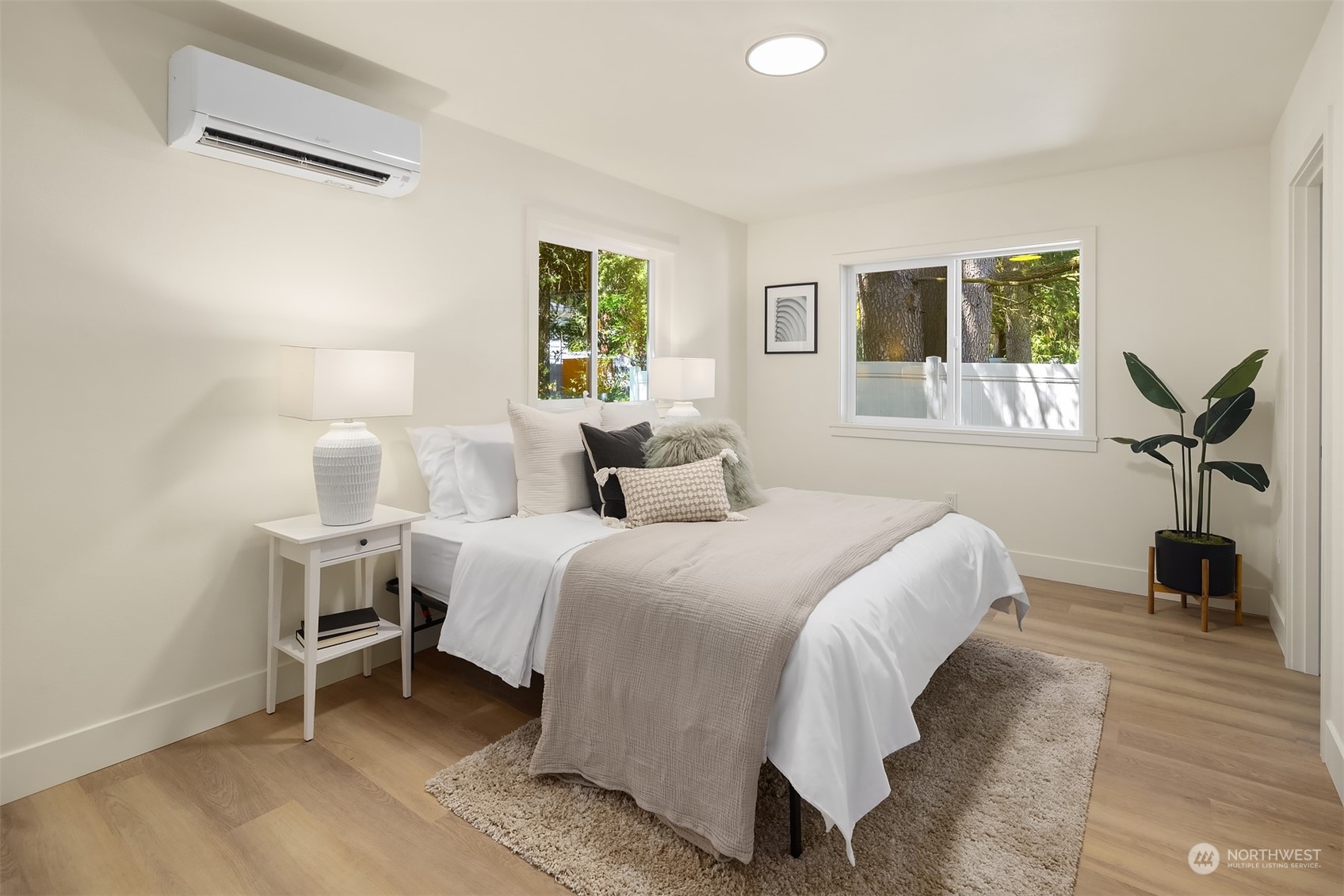 11621 Meridian Avenue N