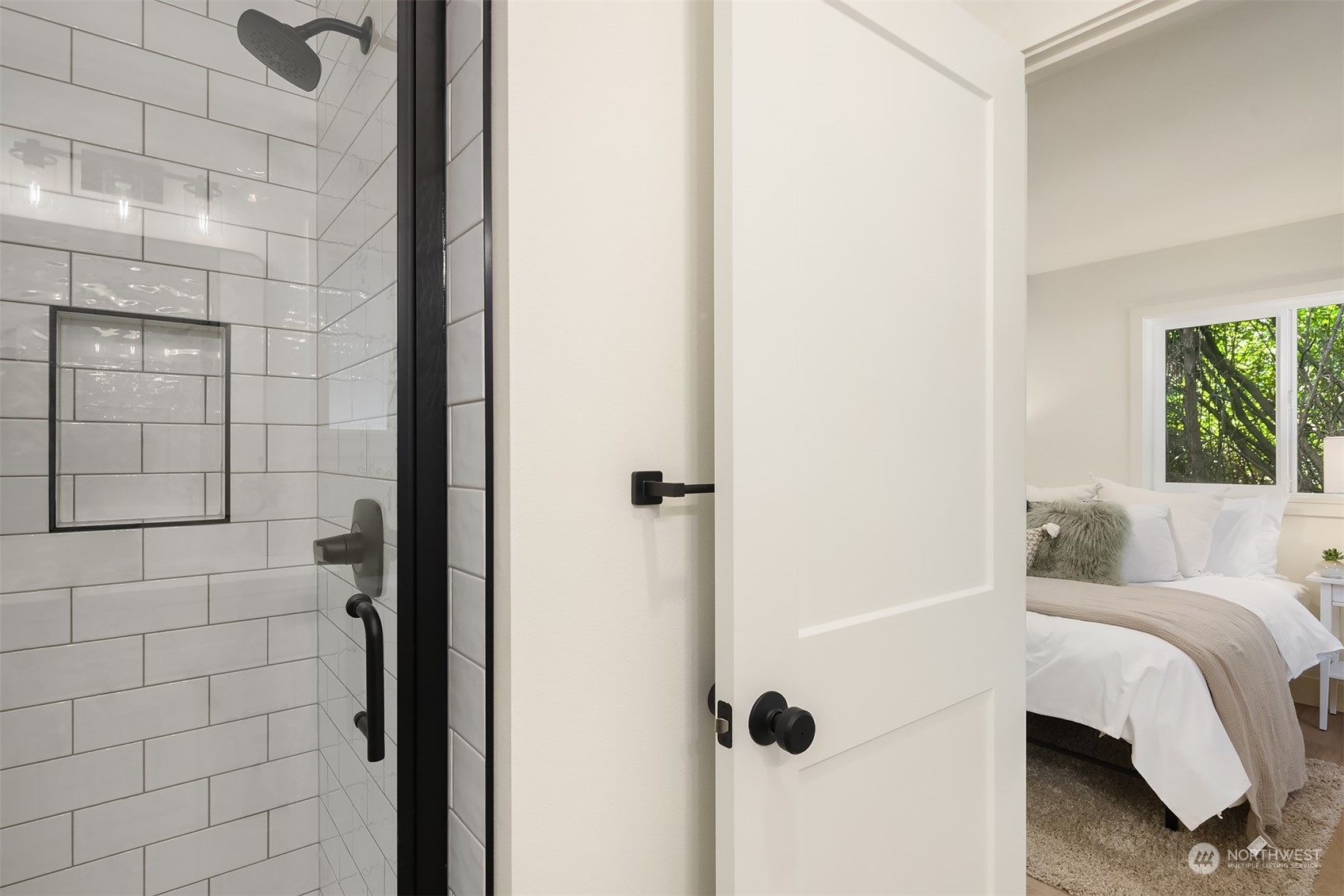 11621 Meridian Avenue N