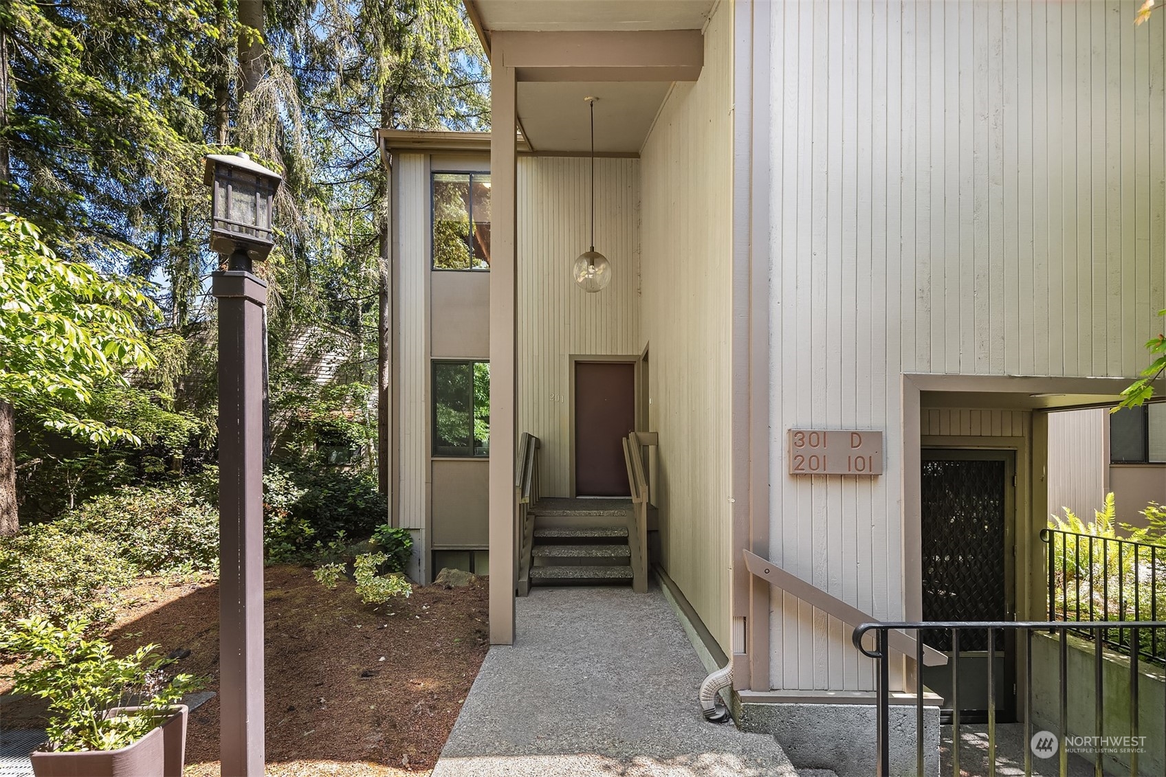 13730 15th Avenue NE Unit: D301