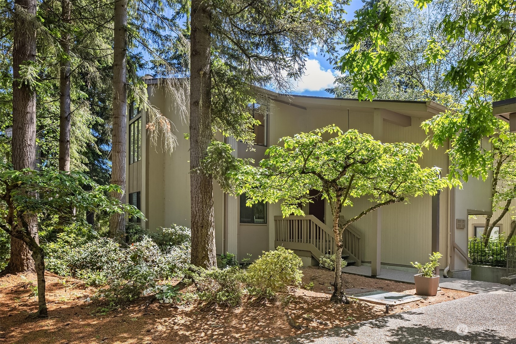 13730 15th Avenue NE Unit: D301