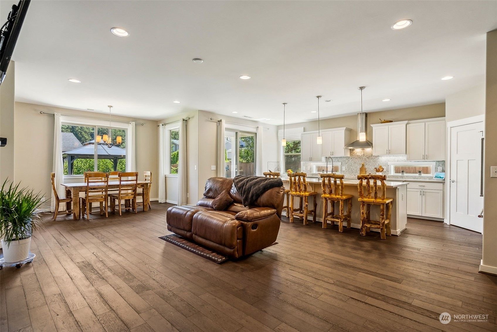 5040 327th Avenue NE