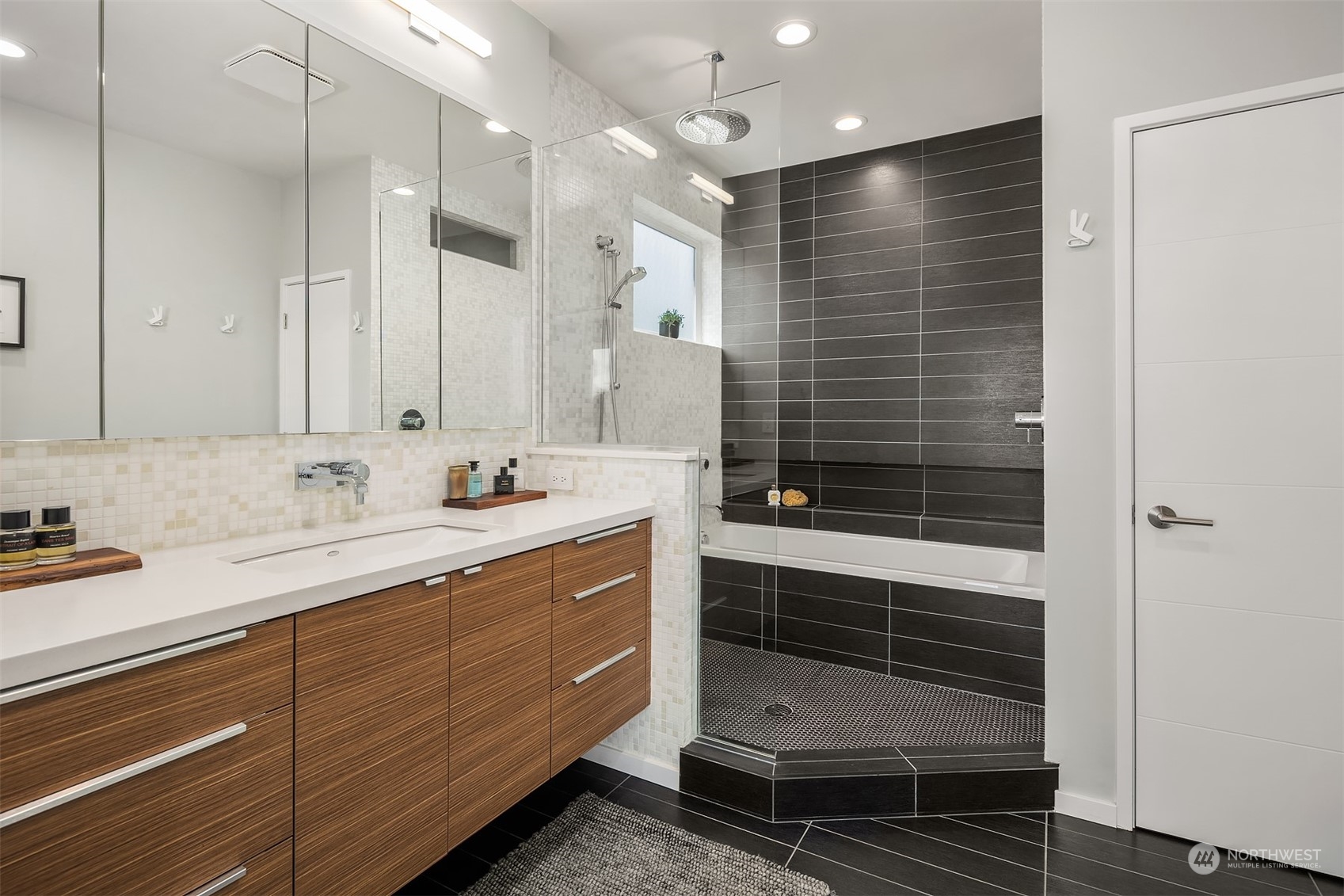 2800 W Boston Street