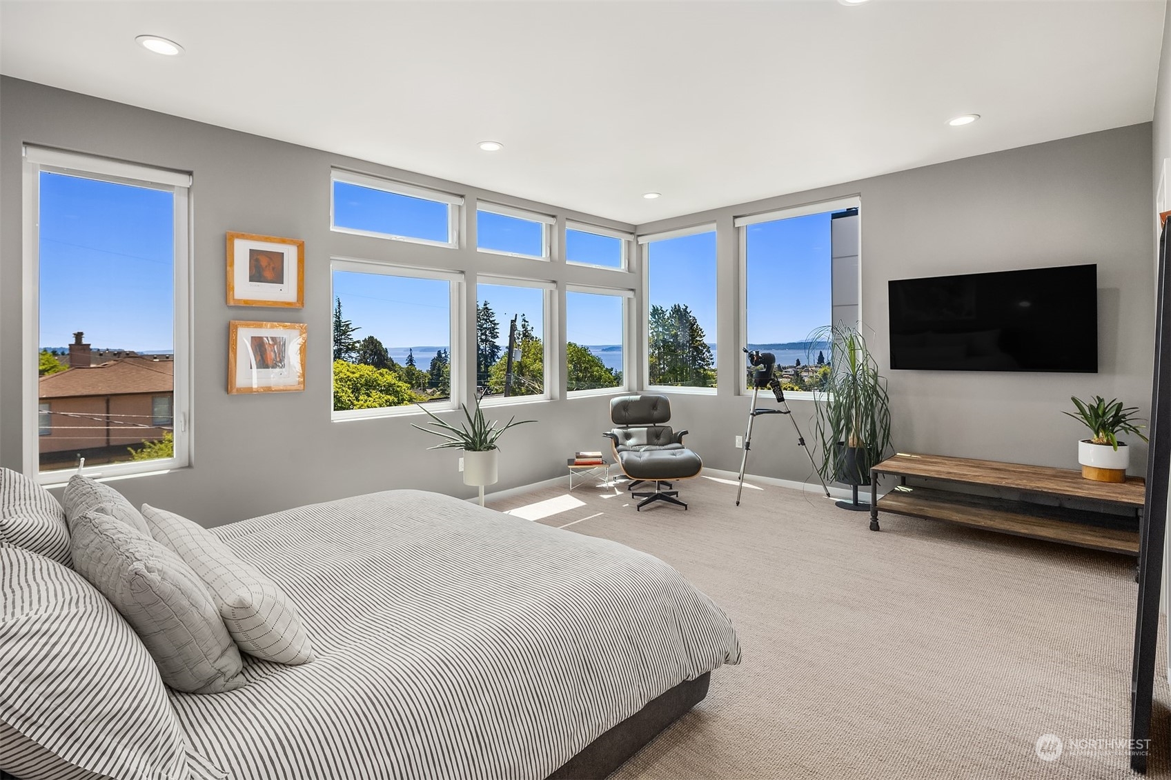 2800 W Boston Street