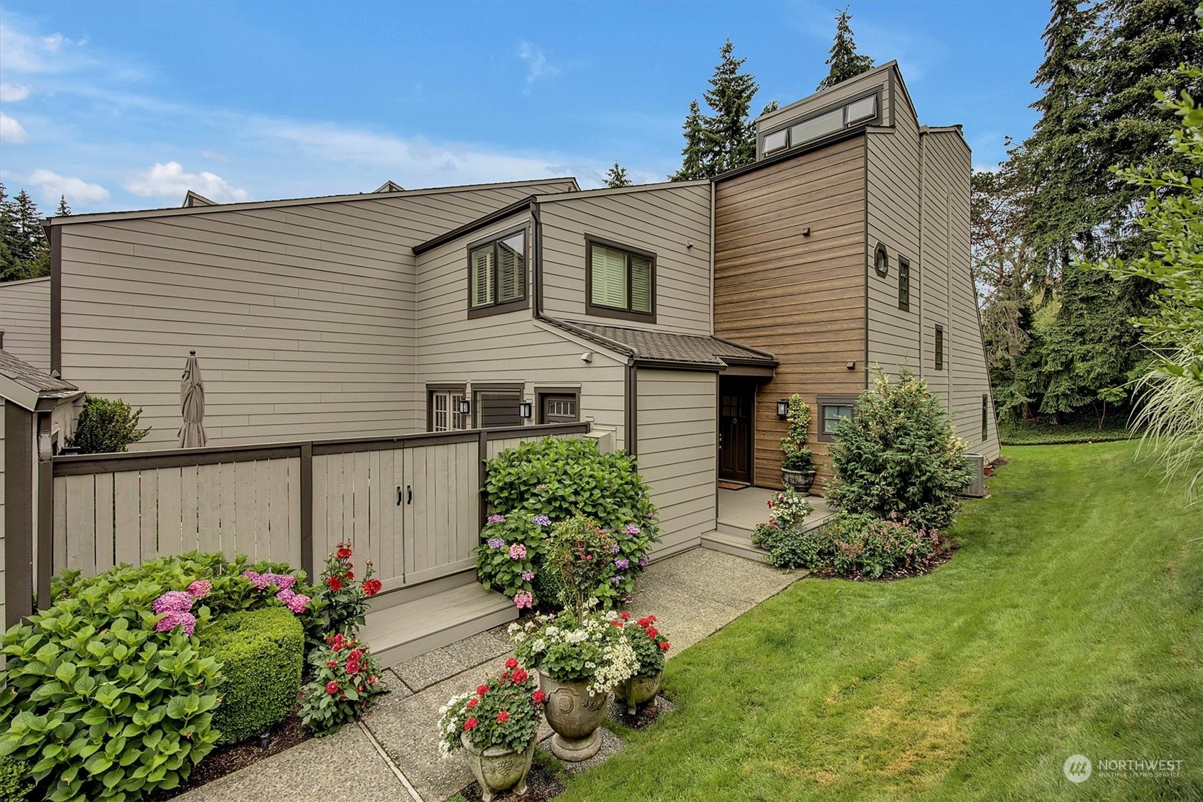 10303 NE 19th Place Unit: B4