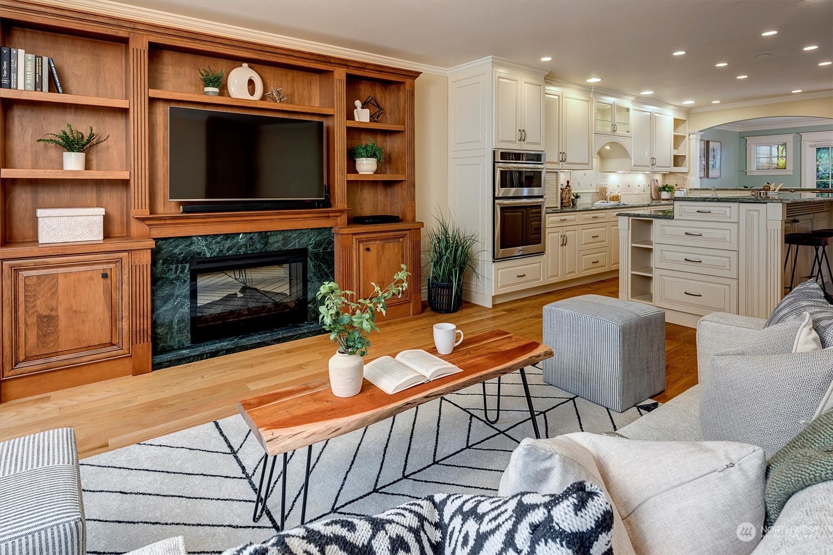 10303 NE 19th Place Unit: B4