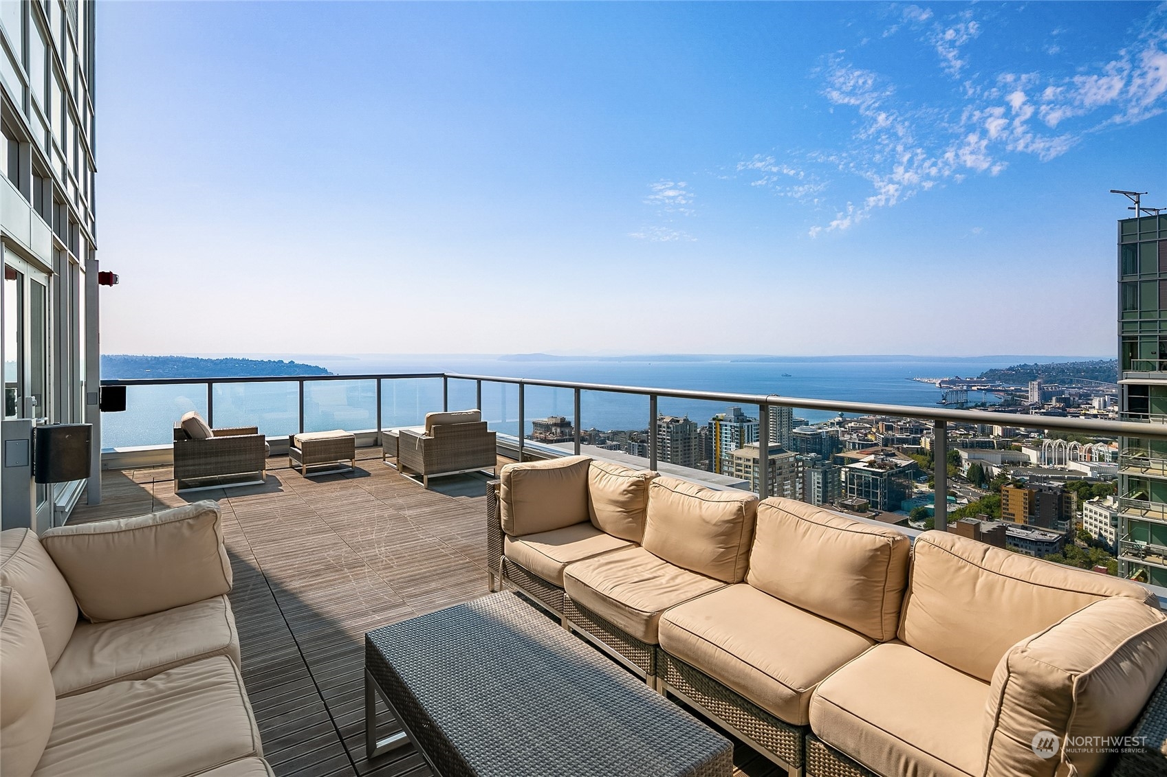 588 Bell Street Unit: 2805S