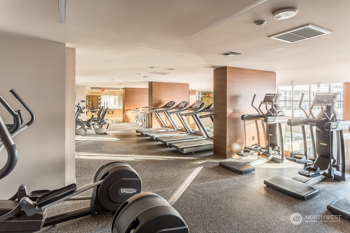 588 Bell Street Unit: 2805S