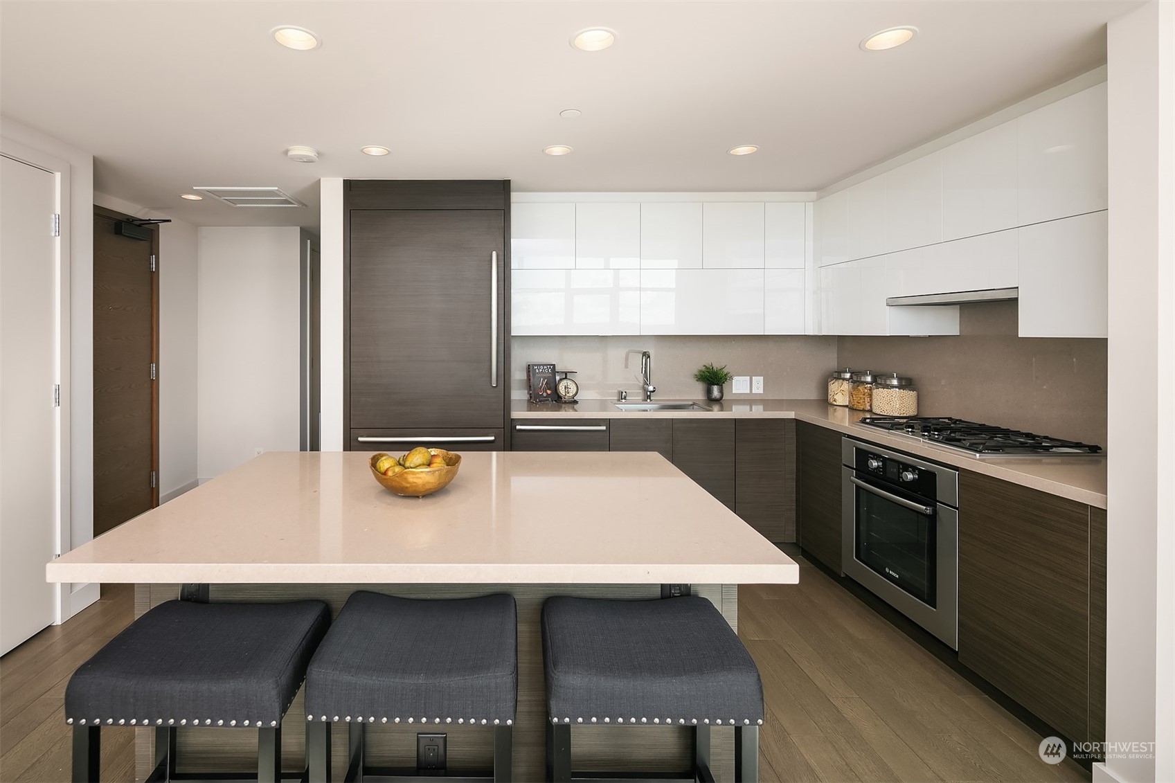 588 Bell Street Unit: 2805S