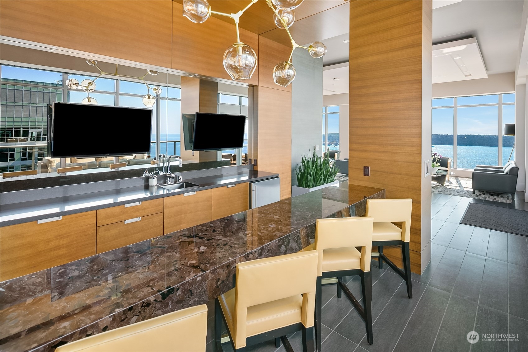 588 Bell Street Unit: 2805S