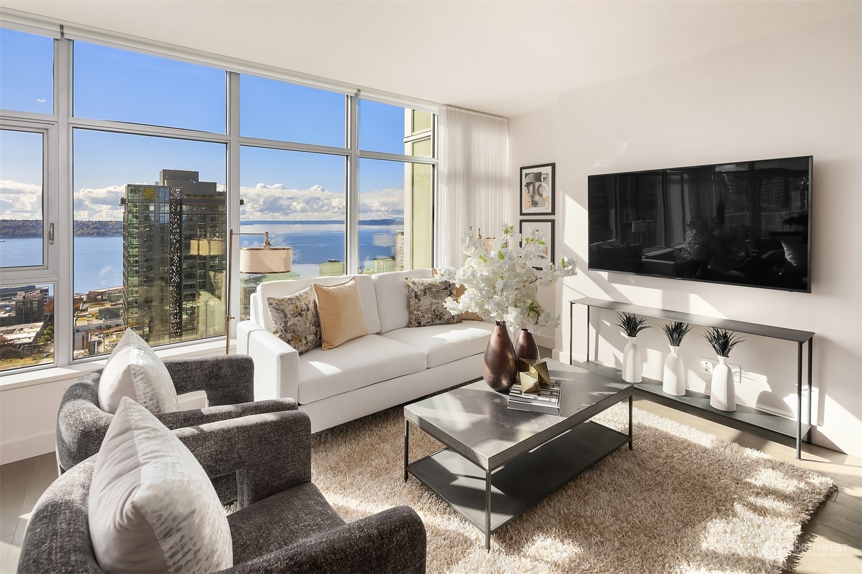 588 Bell Street Unit: 2805S