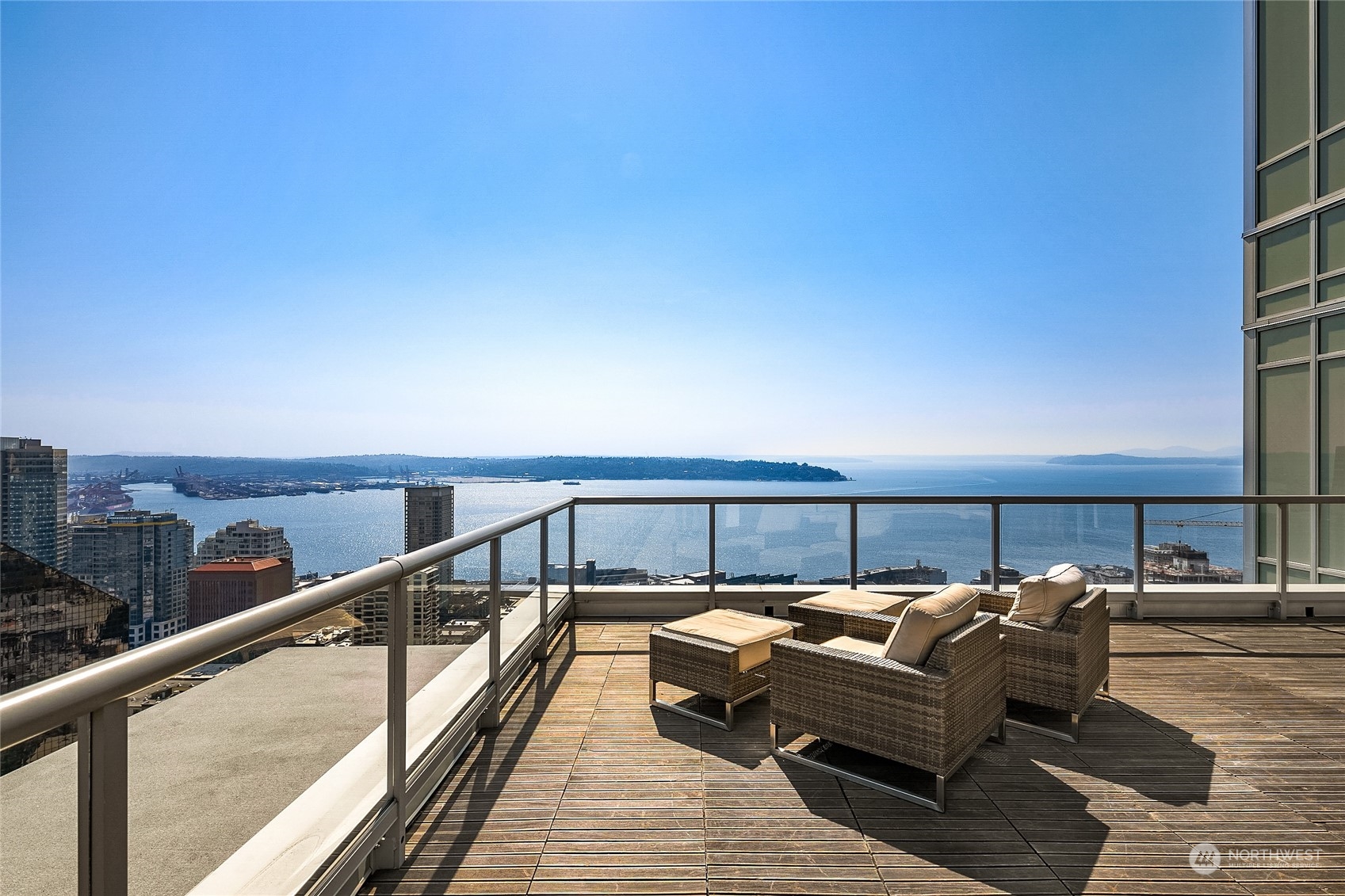 588 Bell Street Unit: 2805S