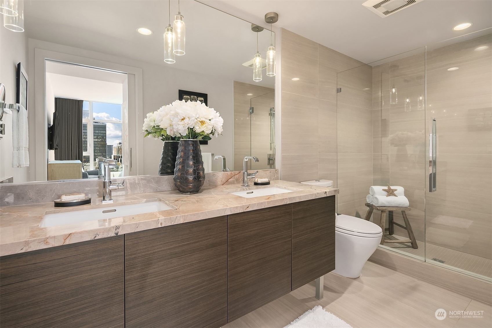 588 Bell Street Unit: 2805S