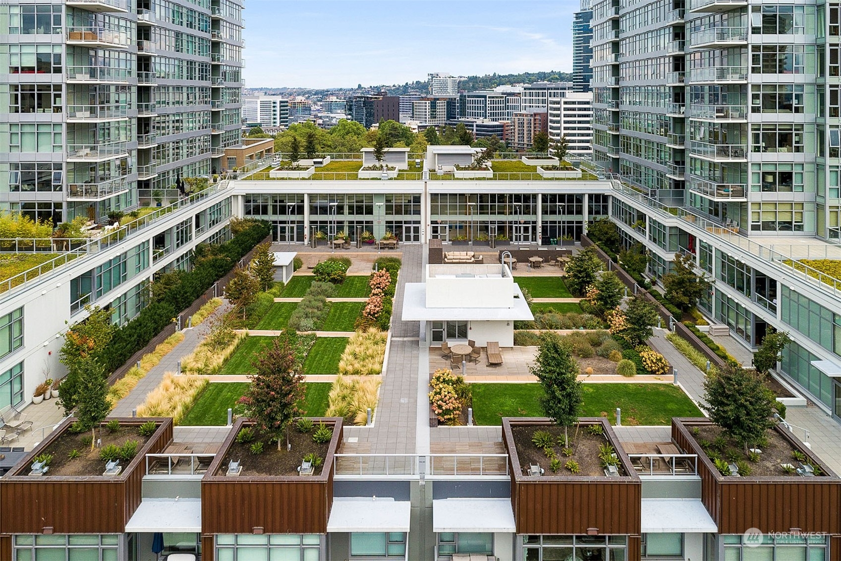 588 Bell Street Unit: 2805S